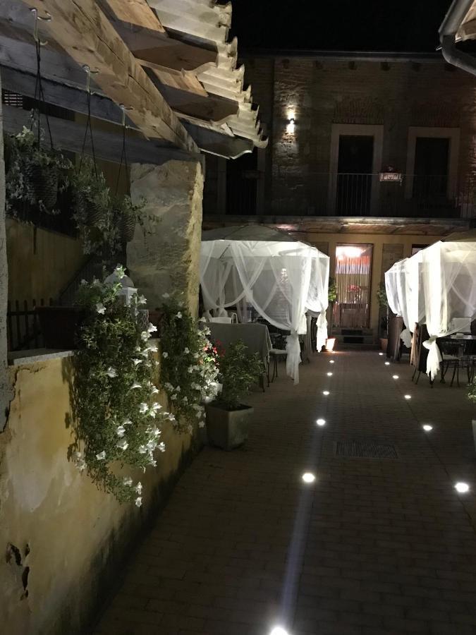 Locanda Il Cortile Vignale Buitenkant foto